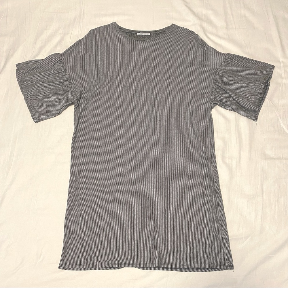 Zara Trafaluc Black/White Stripped Tunic Dress with Ruffle Sleeves - Medium